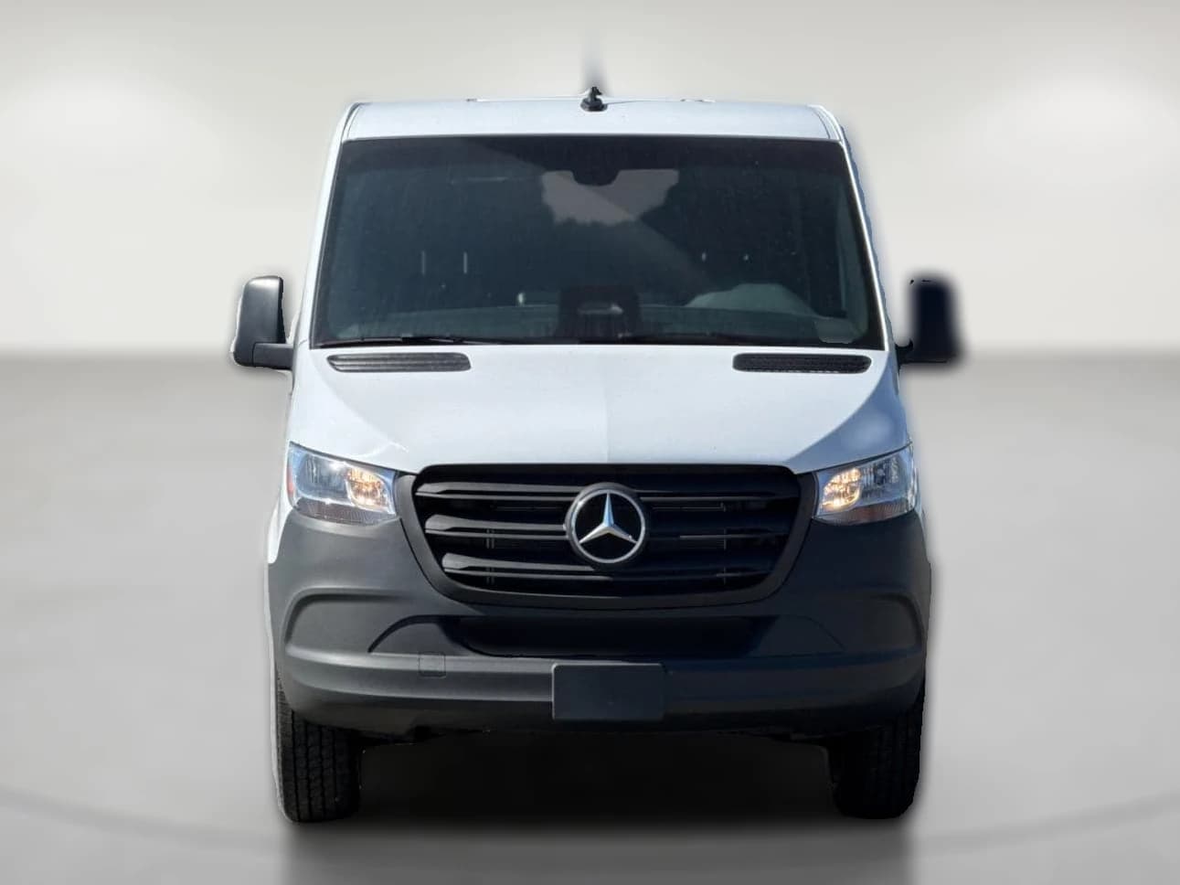 Mercedes-Benz Sprinter Cargo Van Standard Roof 4-Cyl Diesel 2500 Standard Roof I4 Diesel 144" RWD 2026 — side view