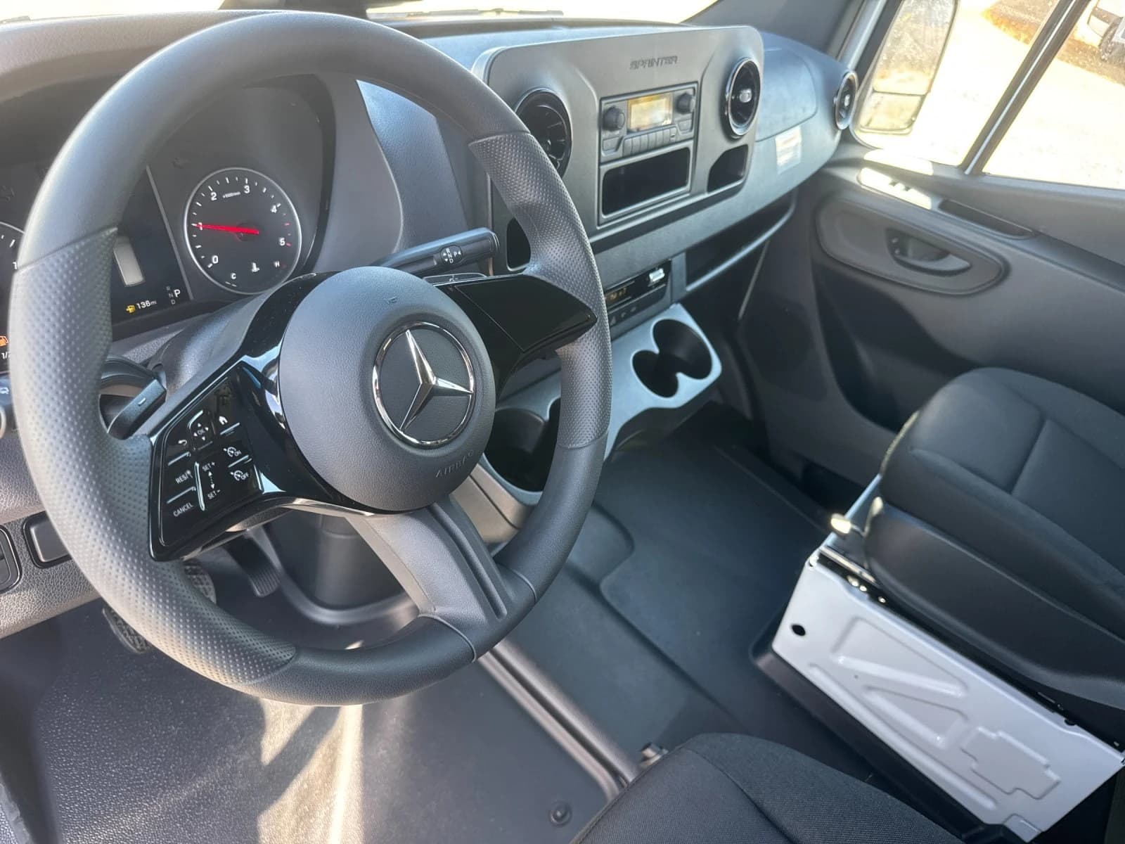 Mercedes-Benz Sprinter Cargo Van Standard Roof 4-Cyl Diesel 2500 Standard Roof I4 Diesel 144" RWD 2026 — side view