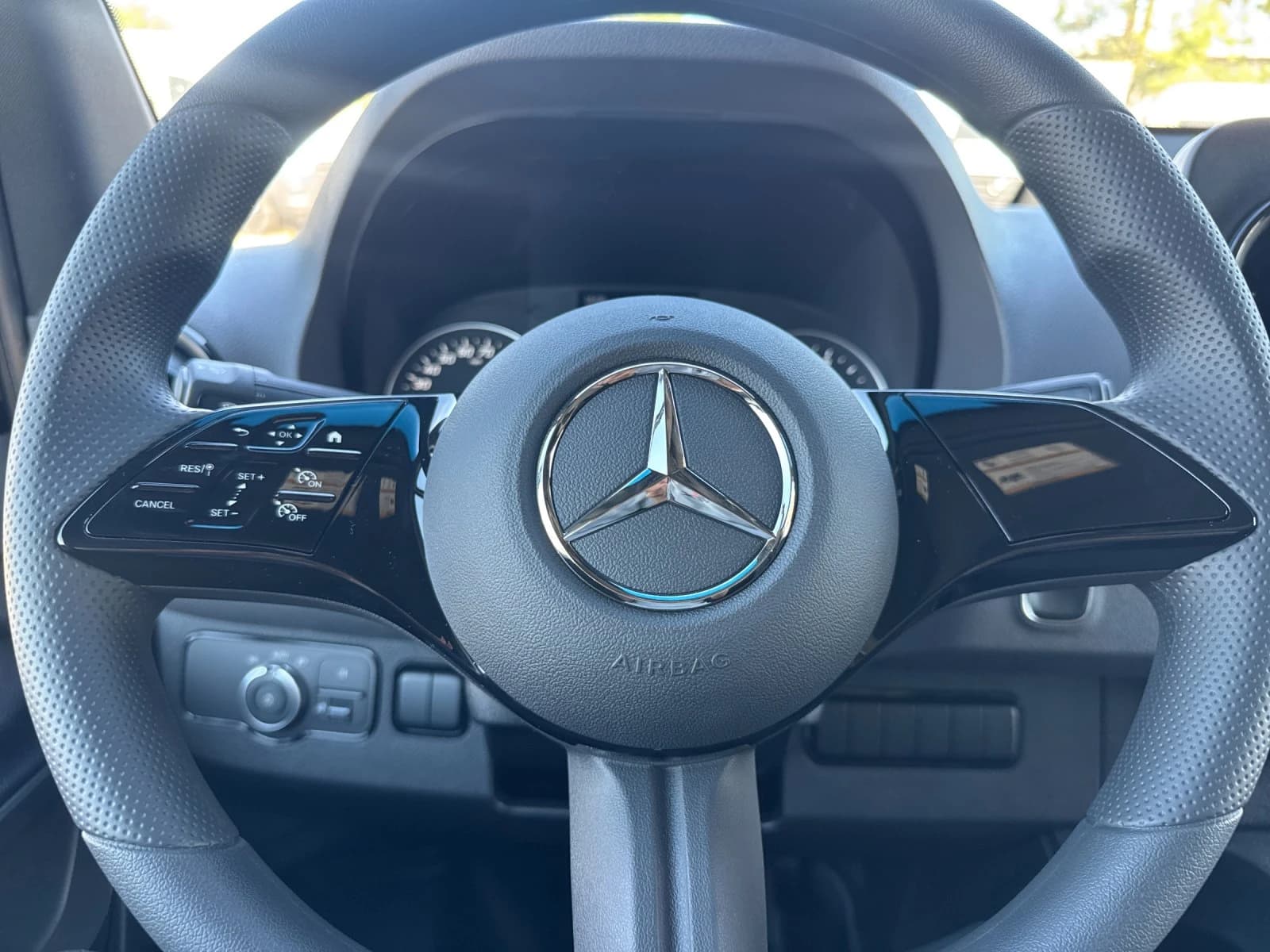 Mercedes-Benz Sprinter Cargo Van Standard Roof 4-Cyl Diesel 2500 Standard Roof I4 Diesel 144" RWD 2026 — side view