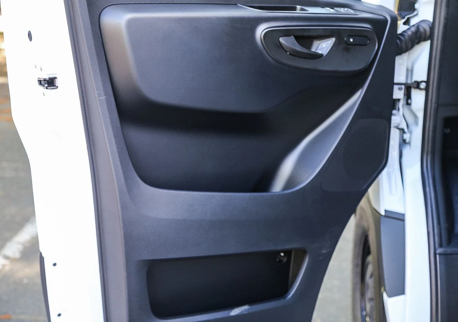 Mercedes-Benz Sprinter Cargo Van Standard Roof 4-Cyl Diesel 2500 Standard Roof I4 Diesel 144" RWD 2026 — side view