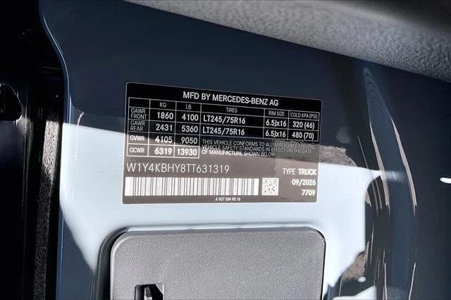 Mercedes-Benz Sprinter Cargo Van Standard Roof 4-Cyl Diesel 2500 Standard Roof I4 Diesel 144" RWD 2026 — side view