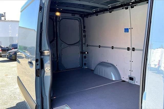 Mercedes-Benz Sprinter Cargo Van Standard Roof 4-Cyl Diesel 2500 Standard Roof I4 Diesel 144" RWD 2026 — side view