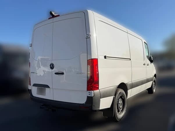Mercedes-Benz Sprinter Crew Van Standard Roof 4-Cyl Diesel 2500 Standard Roof I4 Diesel 144" RWD 2026 — side view
