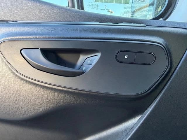 Mercedes-Benz Sprinter Crew Van Standard Roof 4-Cyl Diesel 2500 Standard Roof I4 Diesel 144" RWD 2026 — side view