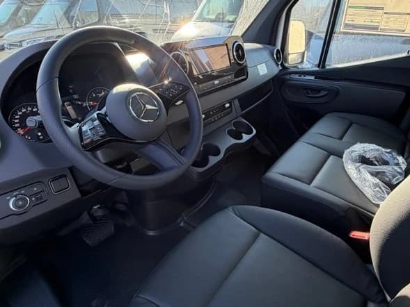 Mercedes-Benz Sprinter Crew Van Standard Roof 4-Cyl Diesel 2500 Standard Roof I4 Diesel 144" RWD 2026 — side view