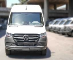 Mercedes-Benz Sprinter Crew Van Standard Roof 4-Cyl Diesel 2500 Standard Roof I4 Diesel 144" RWD 2026 — side view