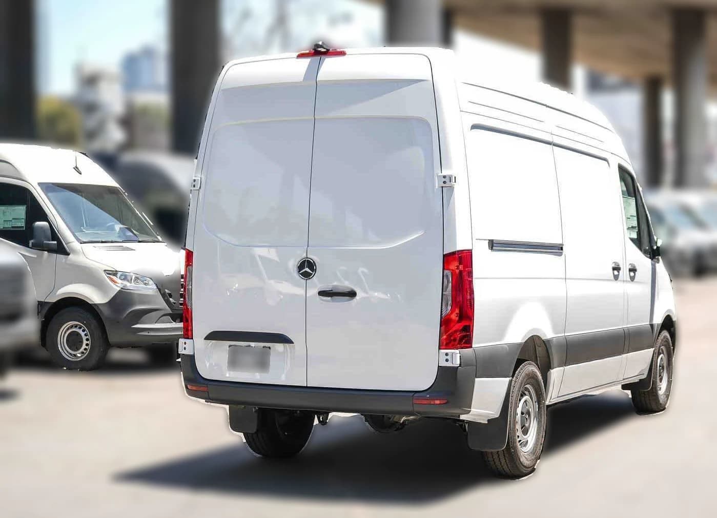 Mercedes-Benz Sprinter Crew Van Standard Roof 4-Cyl Diesel 2500 Standard Roof I4 Diesel 144" RWD 2026 — side view