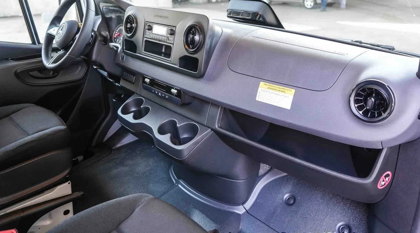 Mercedes-Benz Sprinter Crew Van Standard Roof 4-Cyl Diesel 2500 Standard Roof I4 Diesel 144" RWD 2026 — side view
