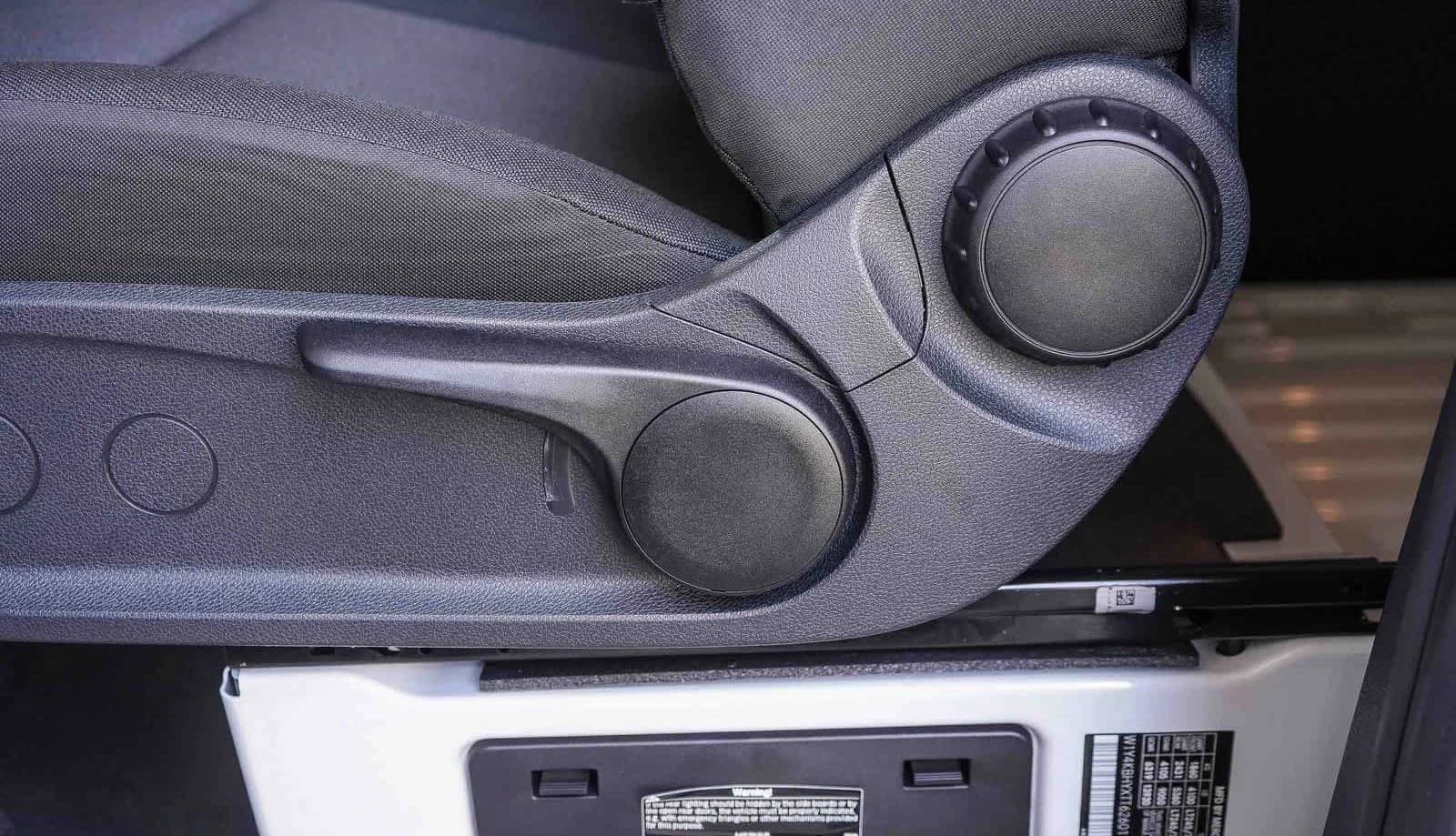 Mercedes-Benz Sprinter Crew Van Standard Roof 4-Cyl Diesel 2500 Standard Roof I4 Diesel 144" RWD 2026 — side view