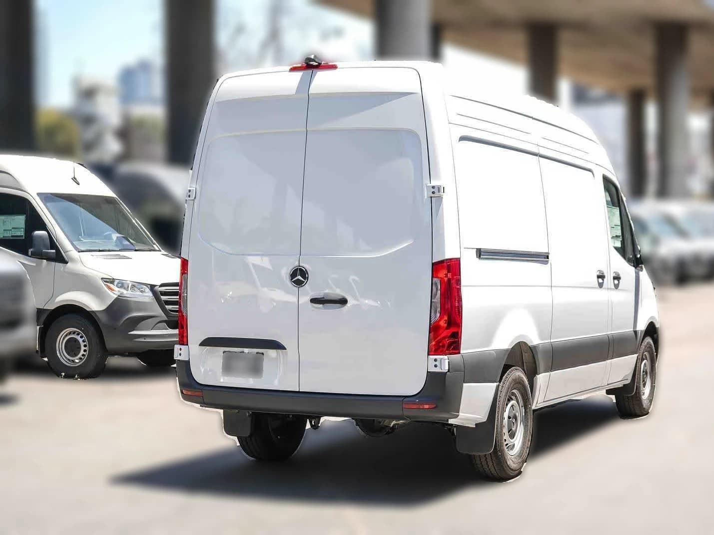 Mercedes-Benz Sprinter Crew Van Standard Roof 4-Cyl Diesel 2500 Standard Roof I4 Diesel 144" RWD 2026 — side view