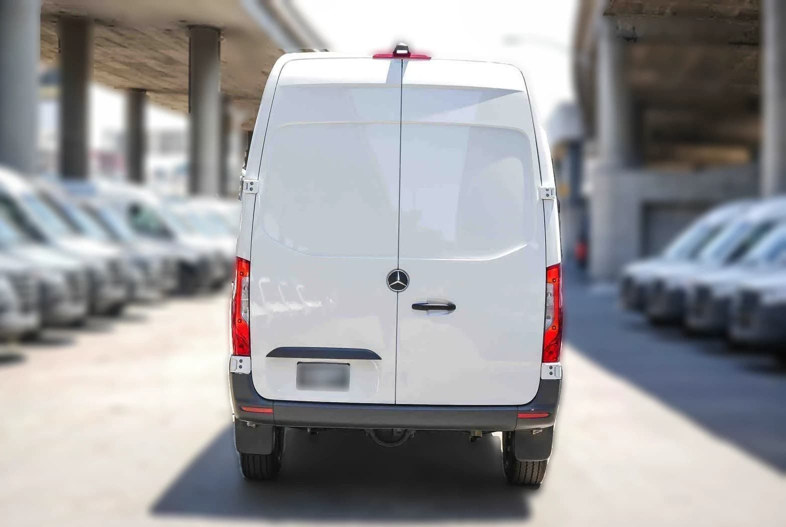 Mercedes-Benz Sprinter Crew Van Standard Roof 4-Cyl Diesel 2500 Standard Roof I4 Diesel 144" RWD 2026 — side view