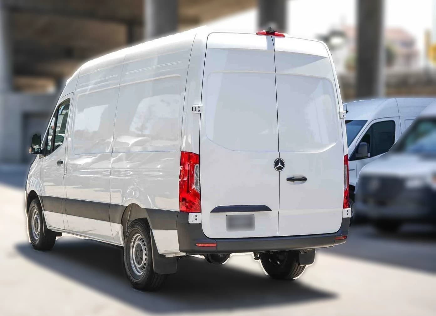 Mercedes-Benz Sprinter Crew Van Standard Roof 4-Cyl Diesel 2500 Standard Roof I4 Diesel 144" RWD 2026 — side view
