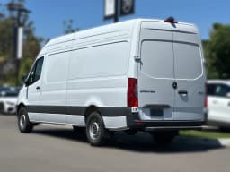 Mercedes-Benz Sprinter Cargo Van High Roof 4-Cyl Diesel 2500 High Roof I4 Diesel 170" RWD 2026 — side view