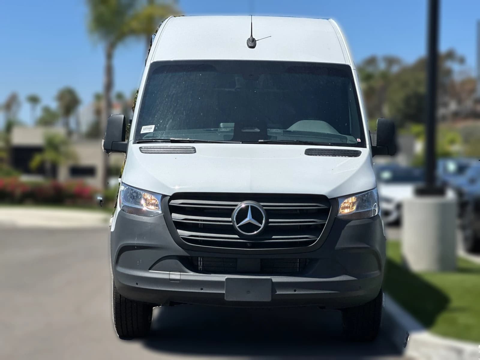 Mercedes-Benz Sprinter Cargo Van High Roof 4-Cyl Diesel 2500 High Roof I4 Diesel 170" RWD 2026 — side view
