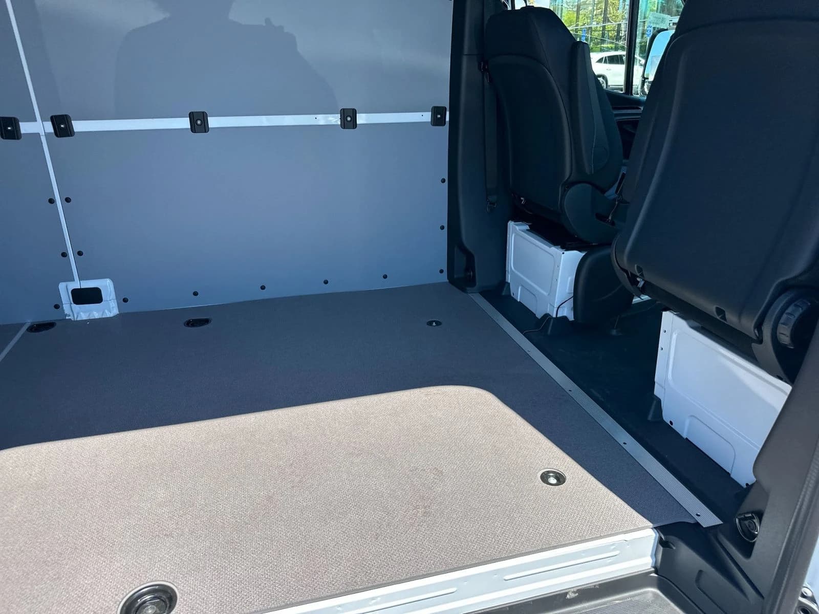 Mercedes-Benz Sprinter Cargo Van High Roof 4-Cyl Diesel 2500 High Roof I4 Diesel 170" RWD 2026 — side view
