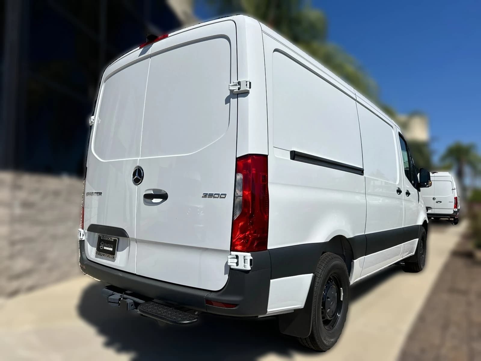 Mercedes-Benz Sprinter Crew Van Standard Roof 4-Cyl Diesel HO 2500 Standard Roof I4 Diesel HO 144" RWD 2026 — side view