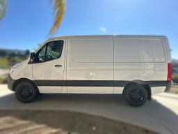 Mercedes-Benz Sprinter Crew Van Standard Roof 4-Cyl Diesel HO 2500 Standard Roof I4 Diesel HO 144" RWD 2026 — side view