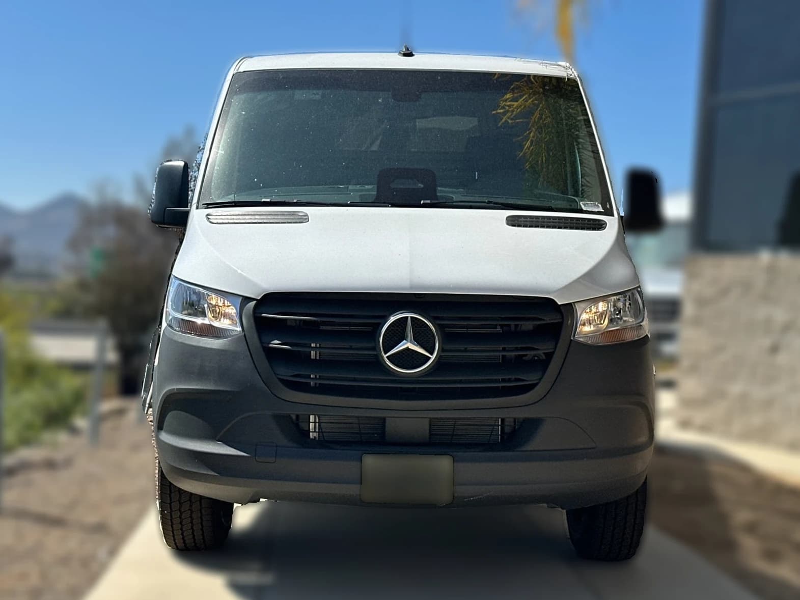 Mercedes-Benz Sprinter Crew Van Standard Roof 4-Cyl Diesel HO 2500 Standard Roof I4 Diesel HO 144" RWD 2026 — side view