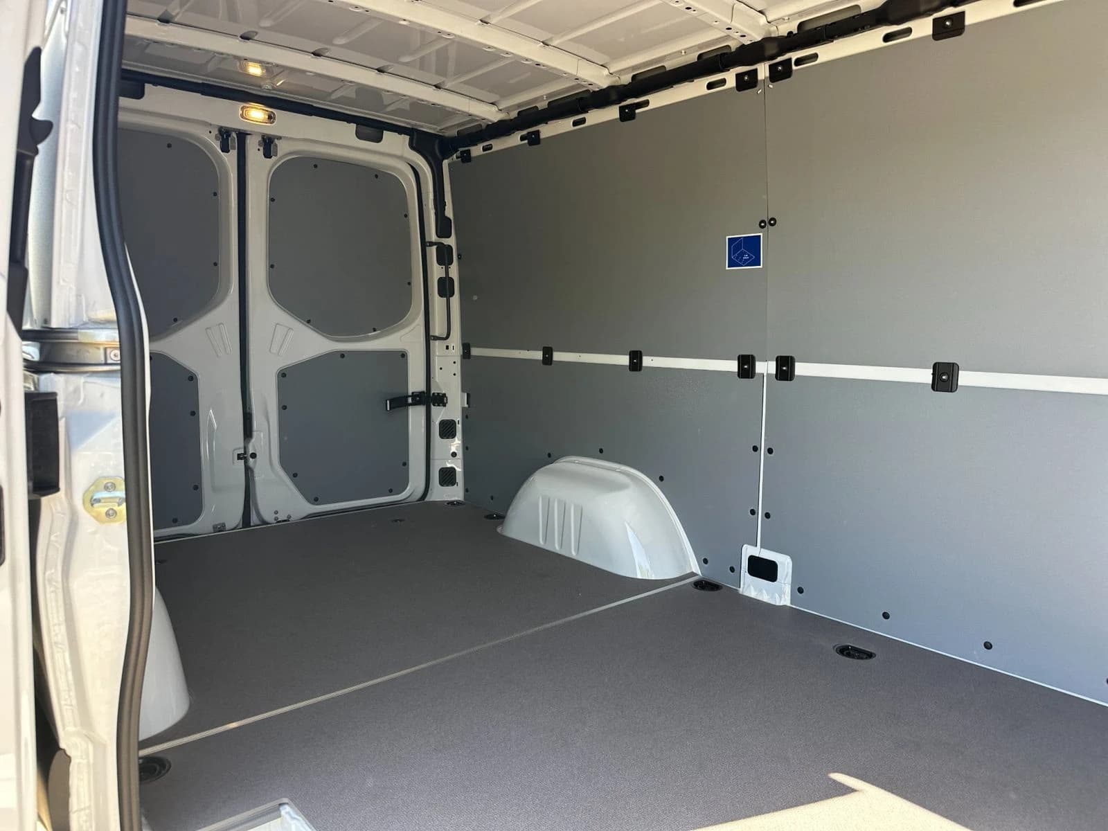 Mercedes-Benz Sprinter Crew Van Standard Roof 4-Cyl Diesel HO 2500 Standard Roof I4 Diesel HO 144" RWD 2026 — side view