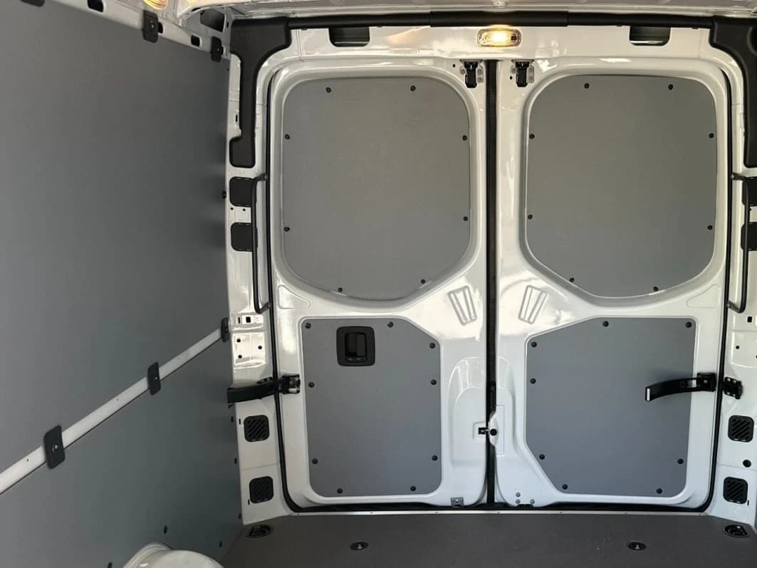 Mercedes-Benz Sprinter Crew Van Standard Roof 4-Cyl Diesel HO 2500 Standard Roof I4 Diesel HO 144" RWD 2026 — side view