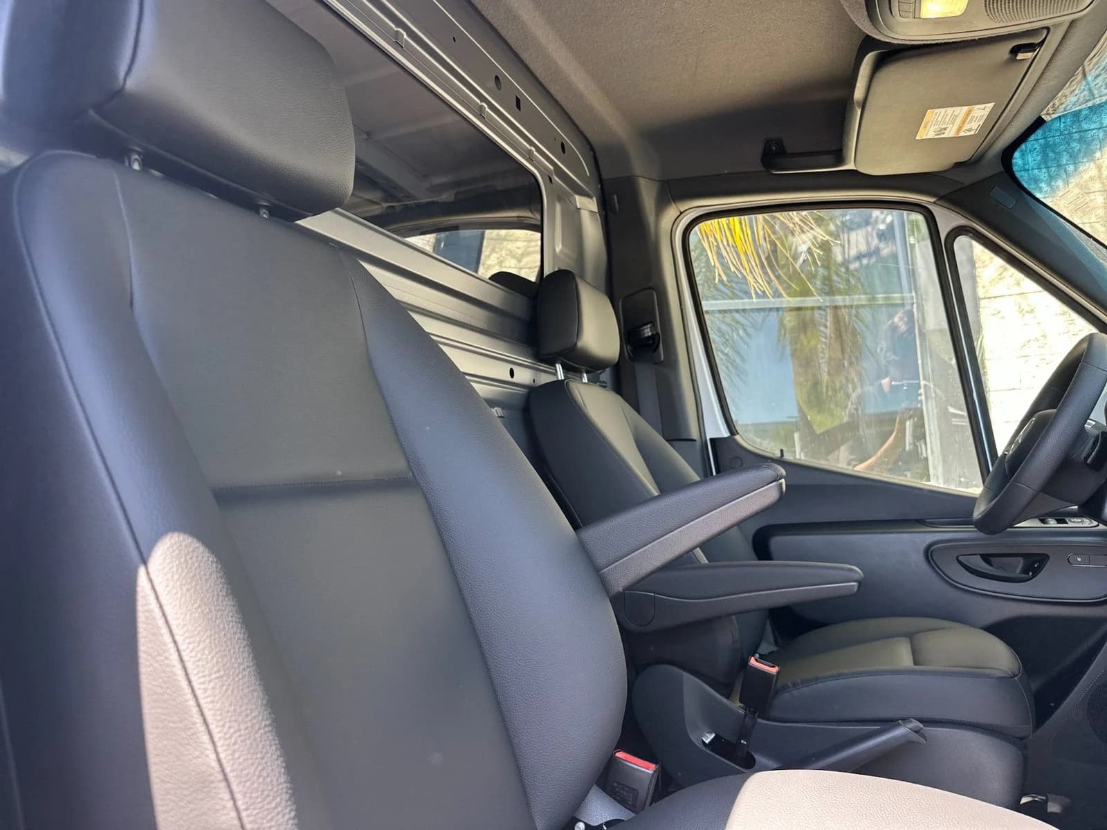 Mercedes-Benz Sprinter Crew Van Standard Roof 4-Cyl Diesel HO 2500 Standard Roof I4 Diesel HO 144" RWD 2026 — side view