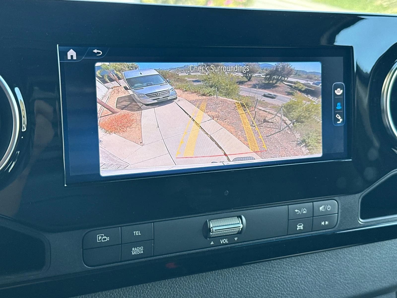 Mercedes-Benz Sprinter Crew Van Standard Roof 4-Cyl Diesel HO 2500 Standard Roof I4 Diesel HO 144" RWD 2026 — side view