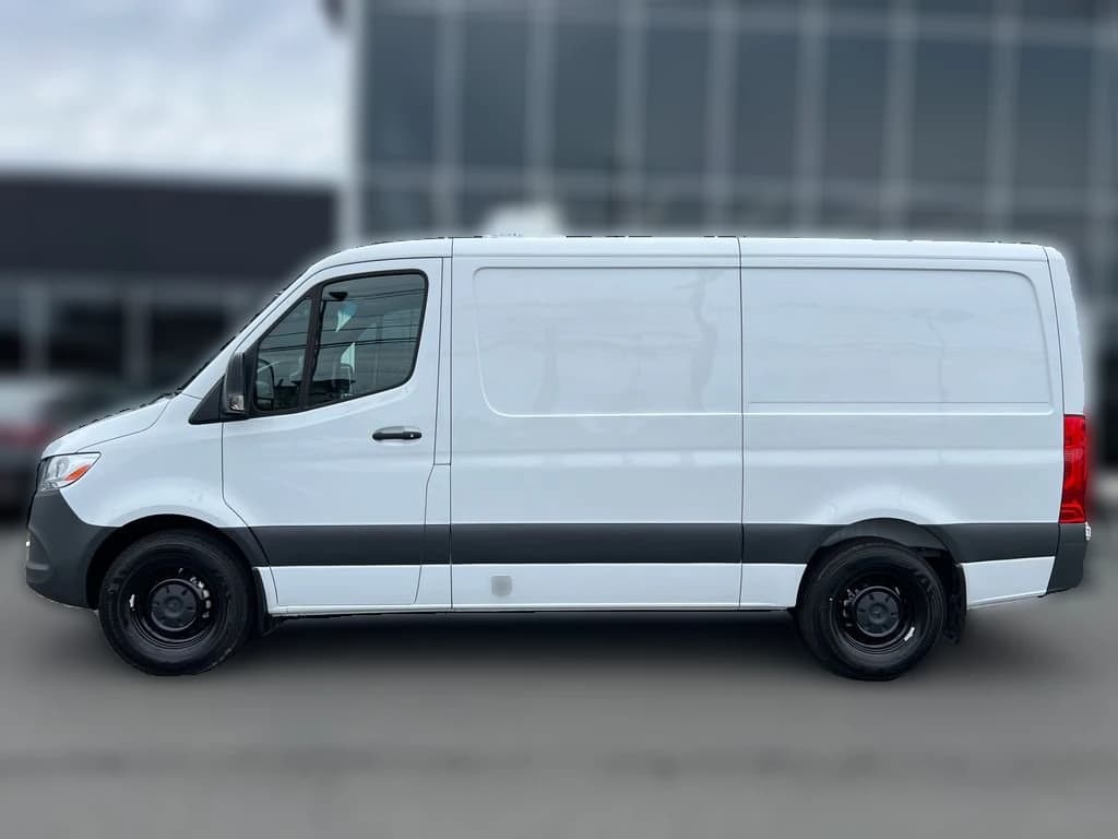 Mercedes-Benz Sprinter Cargo Van Standard Roof 4-Cyl Diesel HO 2500 Standard Roof I4 Diesel HO 144" RWD 2026 — side view