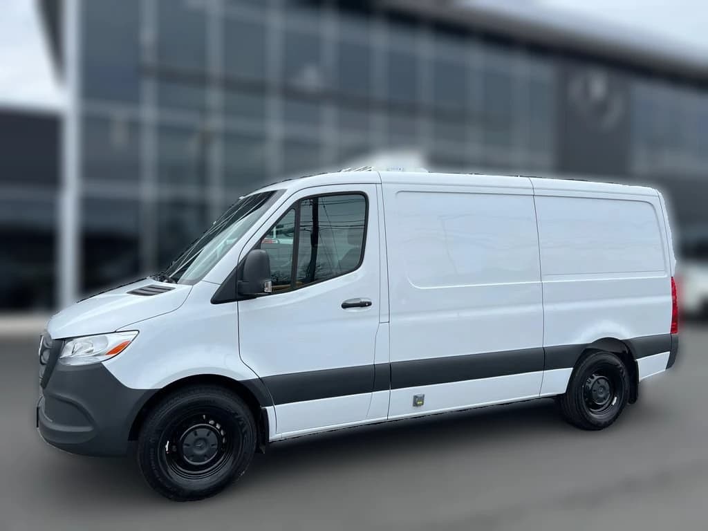 Mercedes-Benz Sprinter Cargo Van Standard Roof 4-Cyl Diesel HO 2500 Standard Roof I4 Diesel HO 144" RWD 2026 — side view