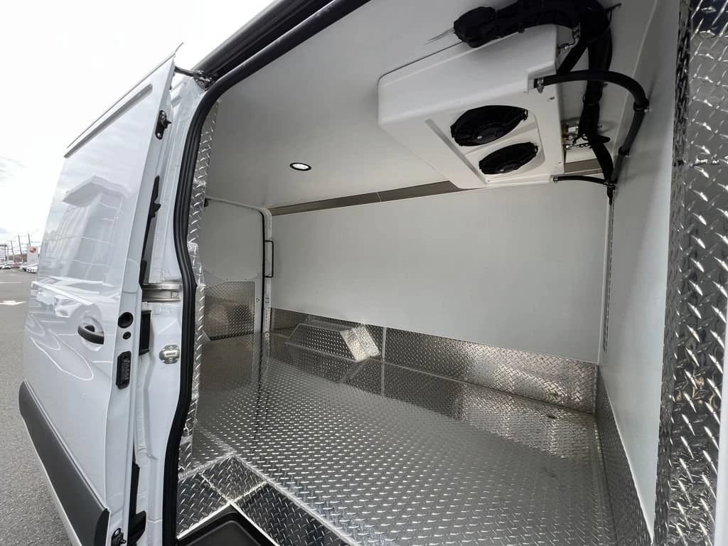 Mercedes-Benz Sprinter Cargo Van Standard Roof 4-Cyl Diesel HO 2500 Standard Roof I4 Diesel HO 144" RWD 2026 — side view