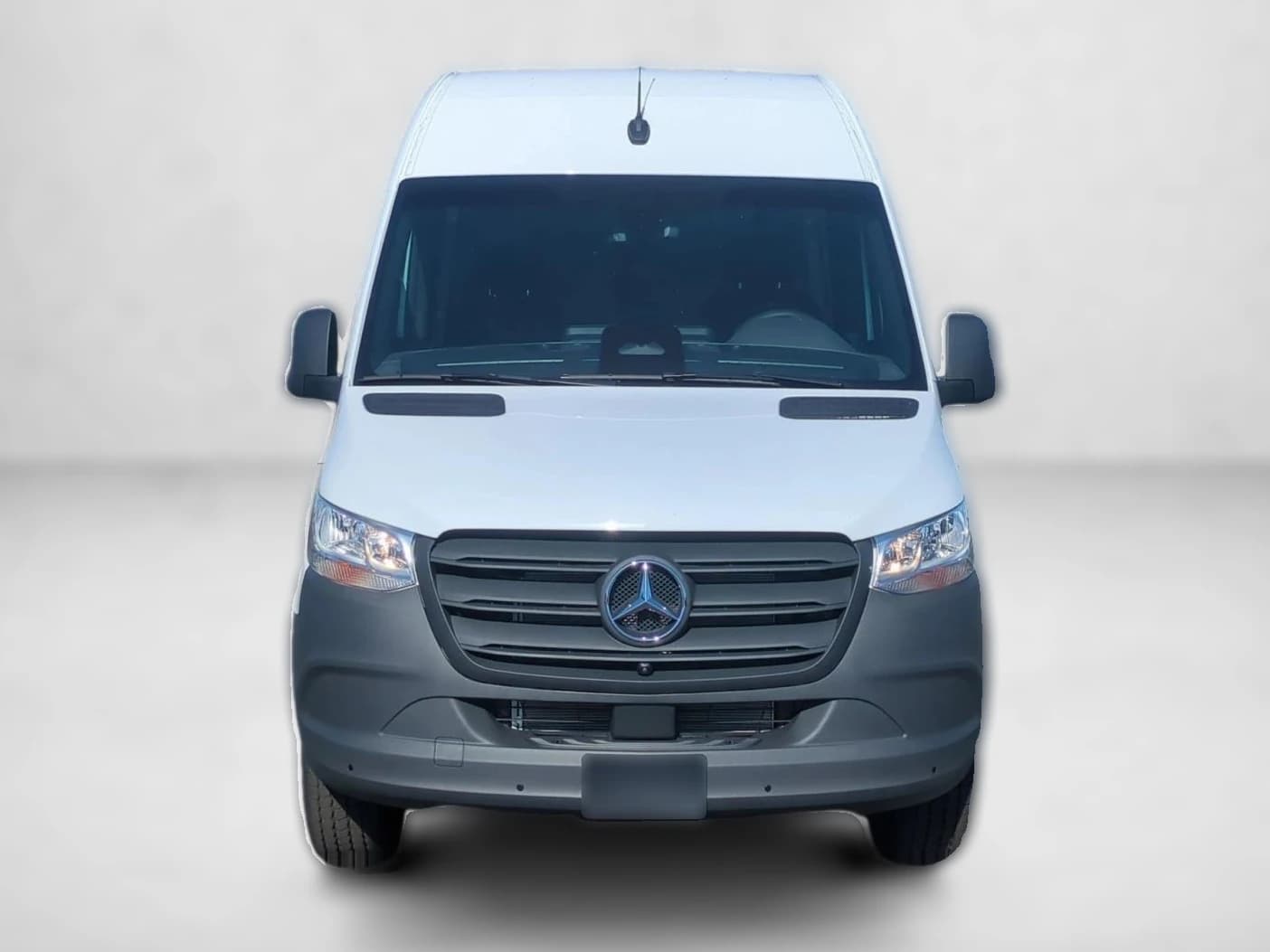 Mercedes-Benz Sprinter Crew Van Standard Roof 4-Cyl Diesel HO 2500 Standard Roof I4 Diesel HO 144" RWD 2026 — side view