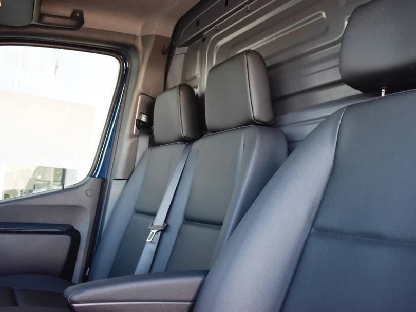 Mercedes-Benz Sprinter Crew Van Standard Roof 4-Cyl Diesel HO 2500 Standard Roof I4 Diesel HO 144" RWD 2026 — side view