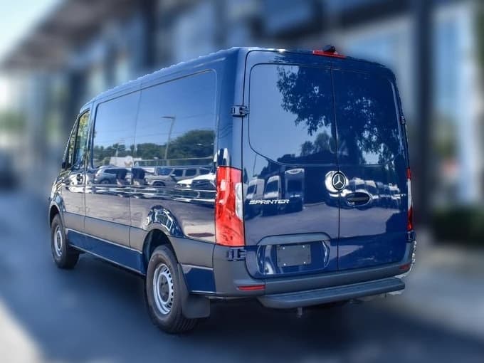 Mercedes-Benz Sprinter Crew Van Standard Roof 4-Cyl Diesel HO 2500 Standard Roof I4 Diesel HO 144" RWD 2026 — side view