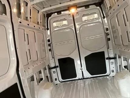 Mercedes-Benz Sprinter Crew Van Standard Roof 4-Cyl Diesel HO 2500 Standard Roof I4 Diesel HO 144" AWD 2026 — side view