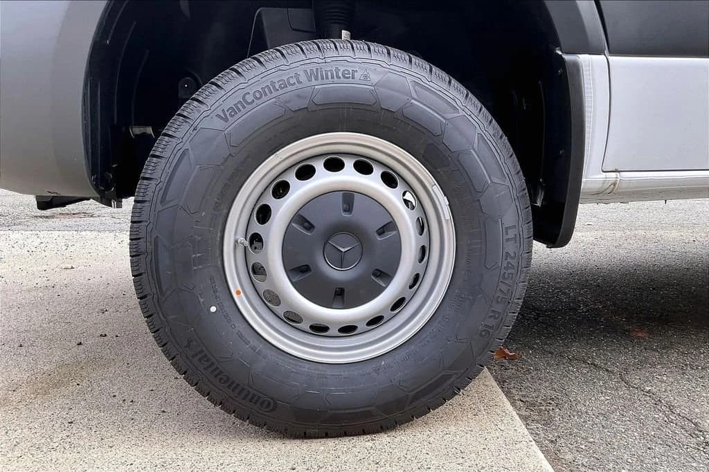 Mercedes-Benz Sprinter Crew Van Standard Roof 4-Cyl Diesel HO 2500 Standard Roof I4 Diesel HO 144" AWD 2026 — side view