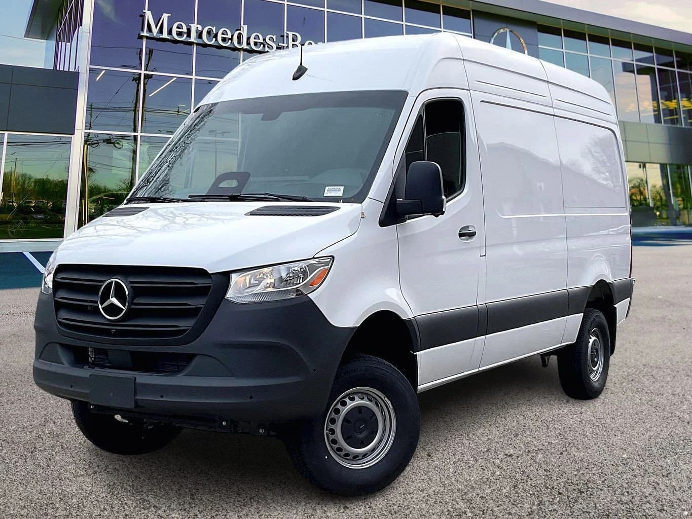 Mercedes-Benz Sprinter Crew Van Standard Roof 4-Cyl Diesel HO 2500 Standard Roof I4 Diesel HO 144" AWD 2026 — side view
