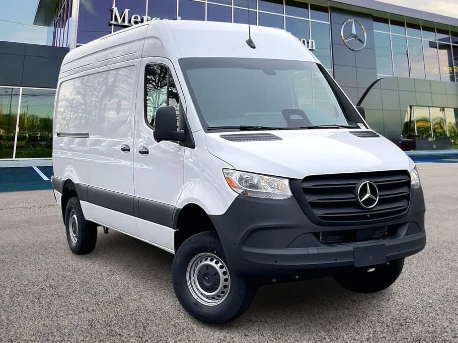 Mercedes-Benz Sprinter Crew Van Standard Roof 4-Cyl Diesel HO 2500 Standard Roof I4 Diesel HO 144" AWD 2026 — side view