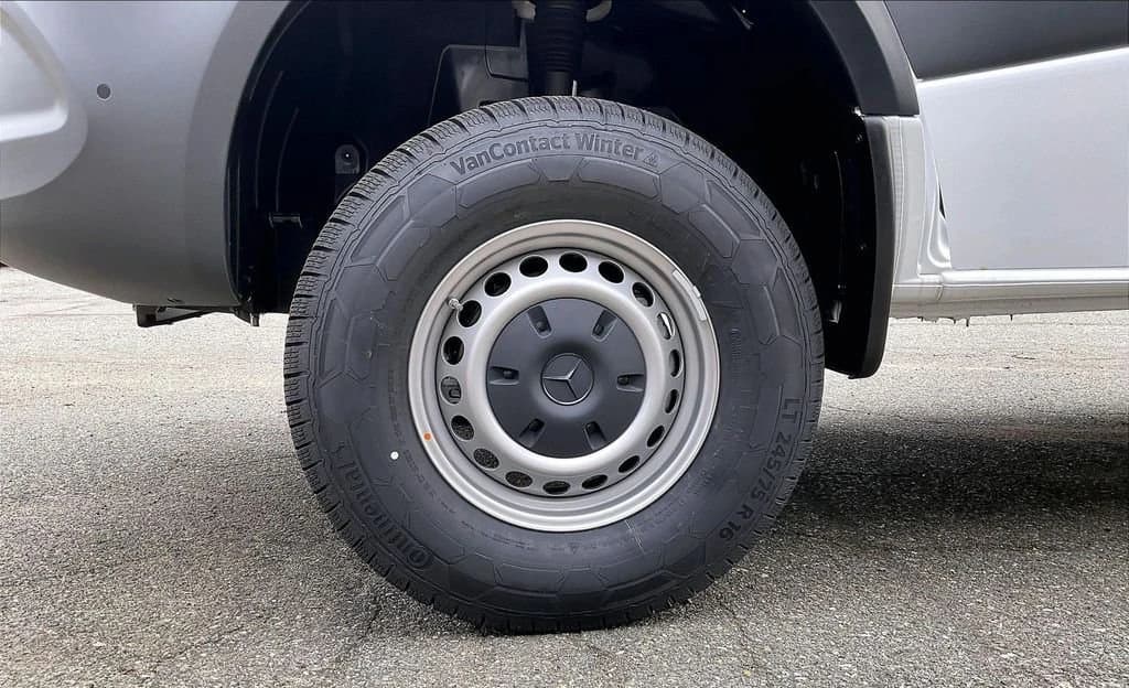 Mercedes-Benz Sprinter Crew Van Standard Roof 4-Cyl Diesel HO 2500 Standard Roof I4 Diesel HO 144" AWD 2026 — side view