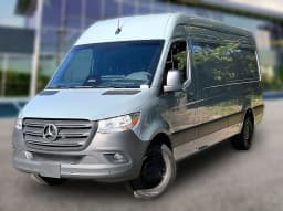 Mercedes-Benz Sprinter Crew Van High Roof 4-Cyl Diesel HO 2500 High Roof I4 Diesel HO 170" RWD 2026 — side view