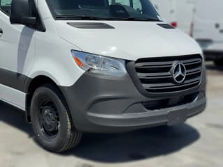 Mercedes-Benz Sprinter Crew Van High Roof 4-Cyl Diesel HO 2500 High Roof I4 Diesel HO 170" RWD