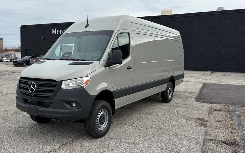 Mercedes-Benz Sprinter Cargo Van High Roof 4-Cyl Diesel HO 2500 High Roof I4 Diesel HO 170" Extended AWD 2026 — side view