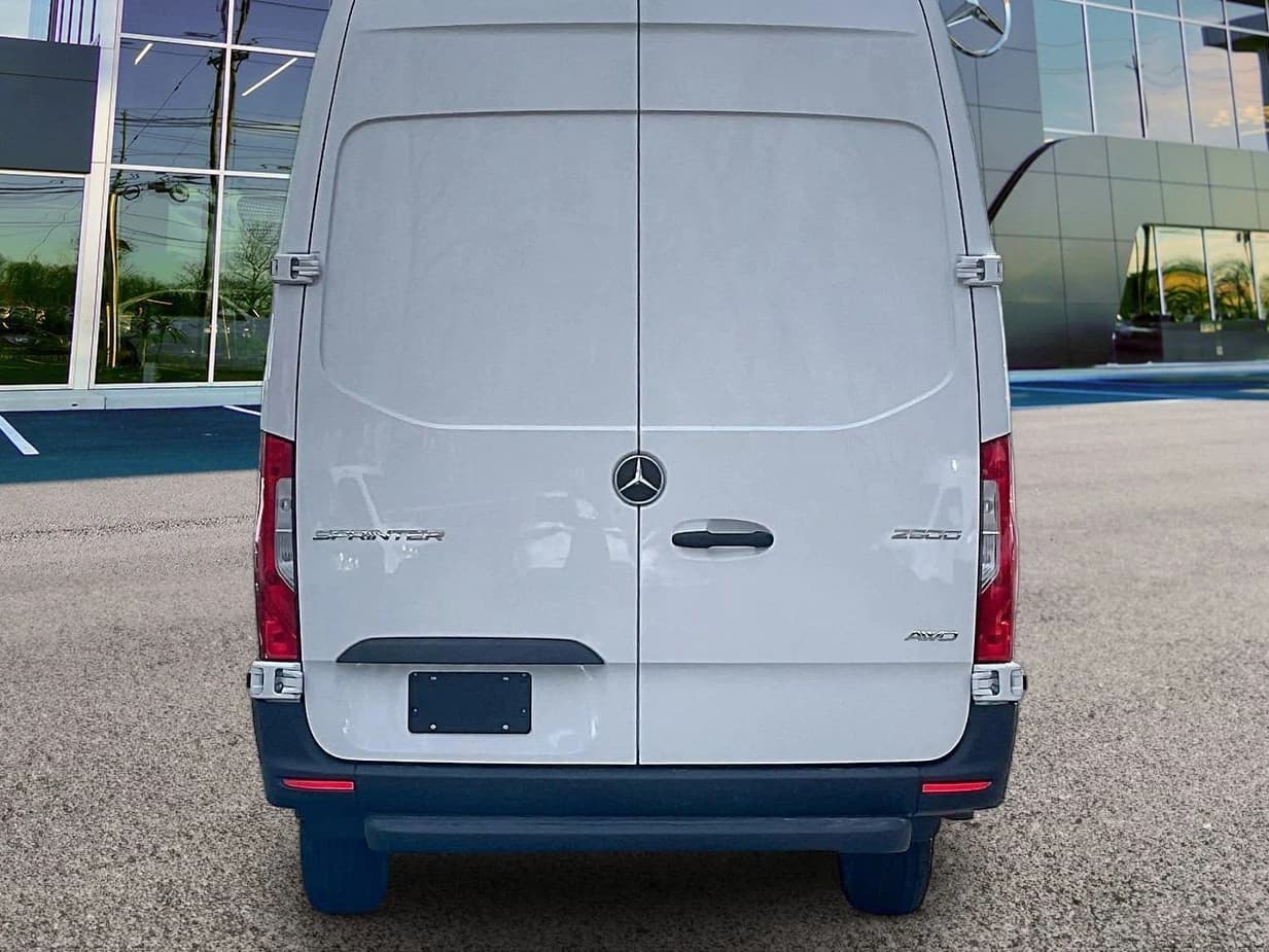 Mercedes-Benz Sprinter Cargo Van High Roof 4-Cyl Diesel HO 2500 High Roof I4 Diesel HO 170" Extended AWD 2026 — side view