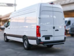 Mercedes-Benz eSprinter Cargo Van High Roof 2500 High Roof 170" RWD 2025 — side view