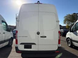 Mercedes-Benz eSprinter Cargo Van High Roof 2500 High Roof 170" RWD 2025 — side view