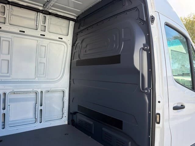 Mercedes-Benz eSprinter Cargo Van High Roof 2500 High Roof 170" RWD 2025 — side view
