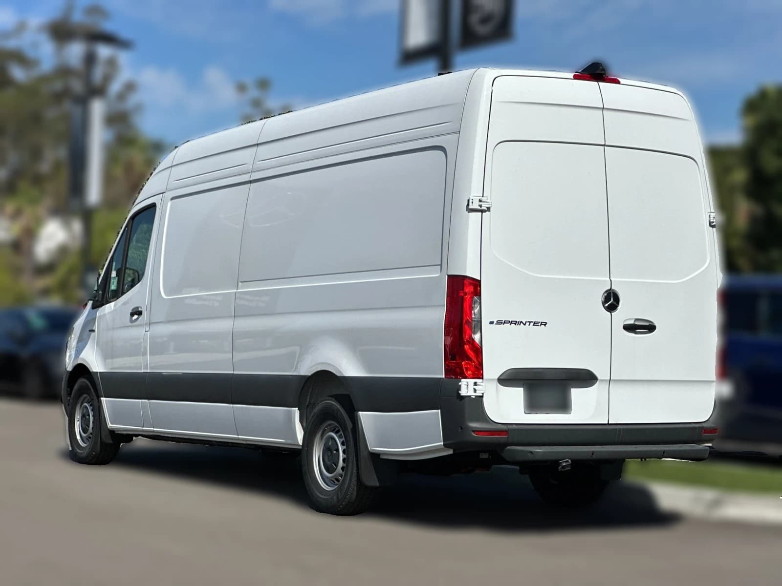 Mercedes-Benz eSprinter Cargo Van High Roof 2500 High Roof 170" RWD 2025 — side view