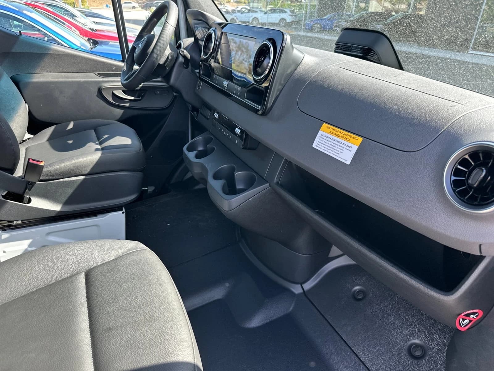Mercedes-Benz eSprinter Cargo Van High Roof 2500 High Roof 170" RWD 2025 — side view