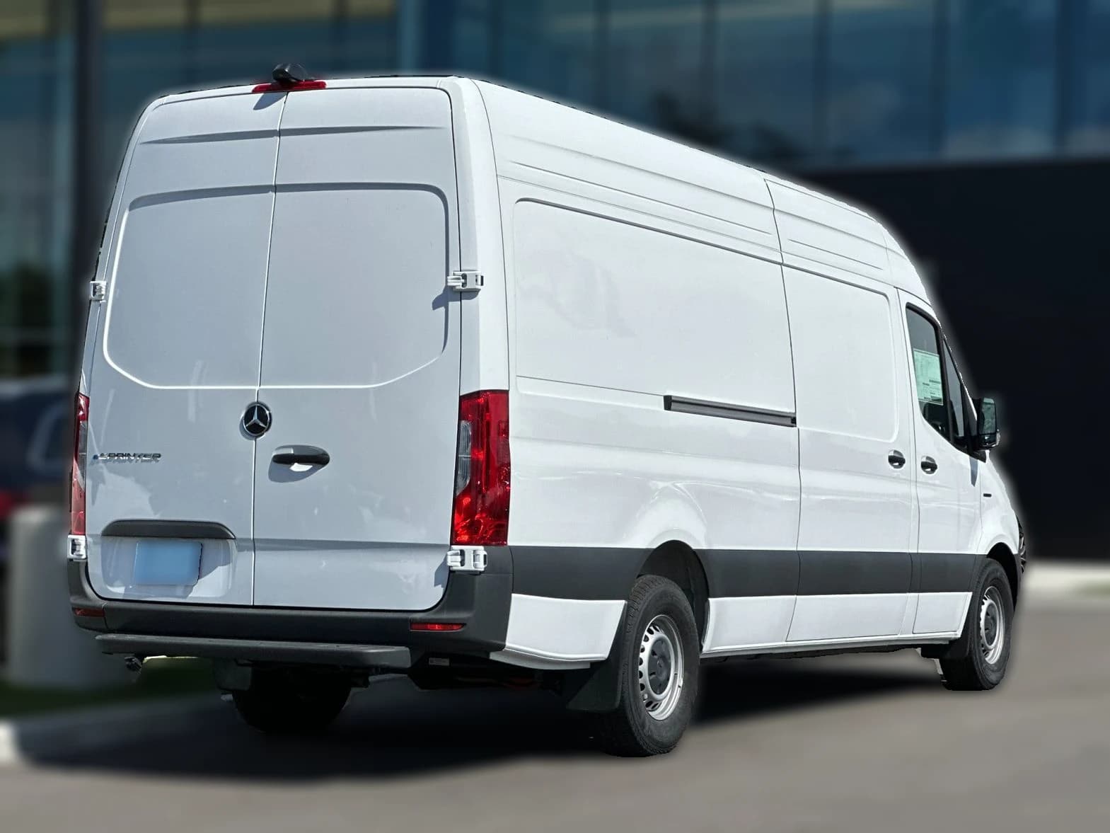 Mercedes-Benz eSprinter Cargo Van High Roof HO 2500 High Roof HO 170" RWD 2025 — side view