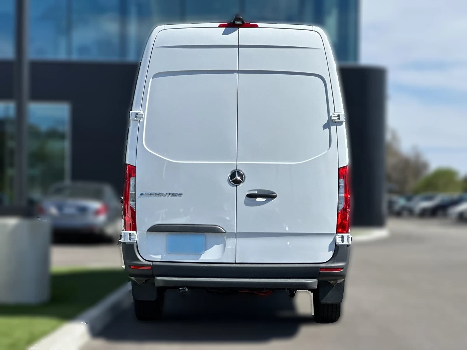 Mercedes-Benz eSprinter Cargo Van High Roof HO 2500 High Roof HO 170" RWD 2025 — side view