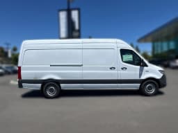 Mercedes-Benz eSprinter Cargo Van High Roof HO 2500 High Roof HO 170" RWD 2025 — side view
