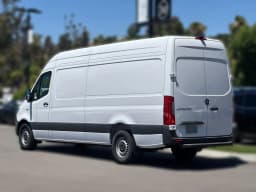 Mercedes-Benz eSprinter Cargo Van High Roof HO 2500 High Roof HO 170" RWD 2025 — side view